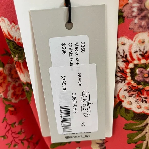 Cara Cara Guava Floral Top - Picture 2 of 4